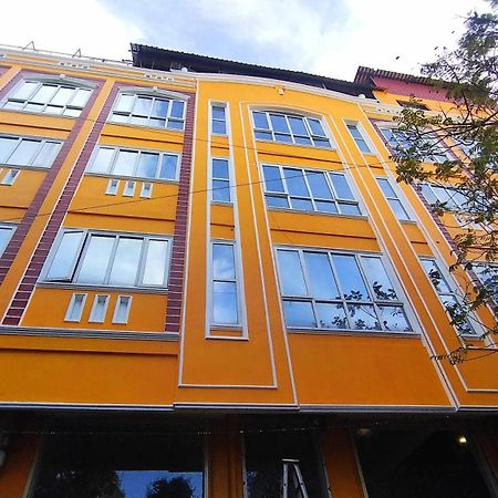 Chaplin Hotel Puduccseri Kültér fotó