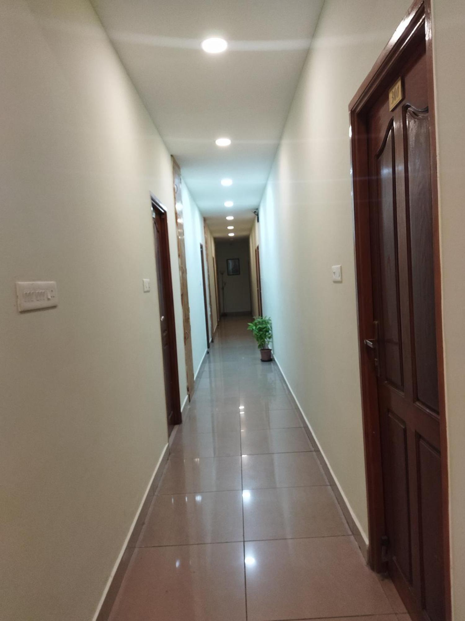 Chaplin Hotel Puduccseri Kültér fotó