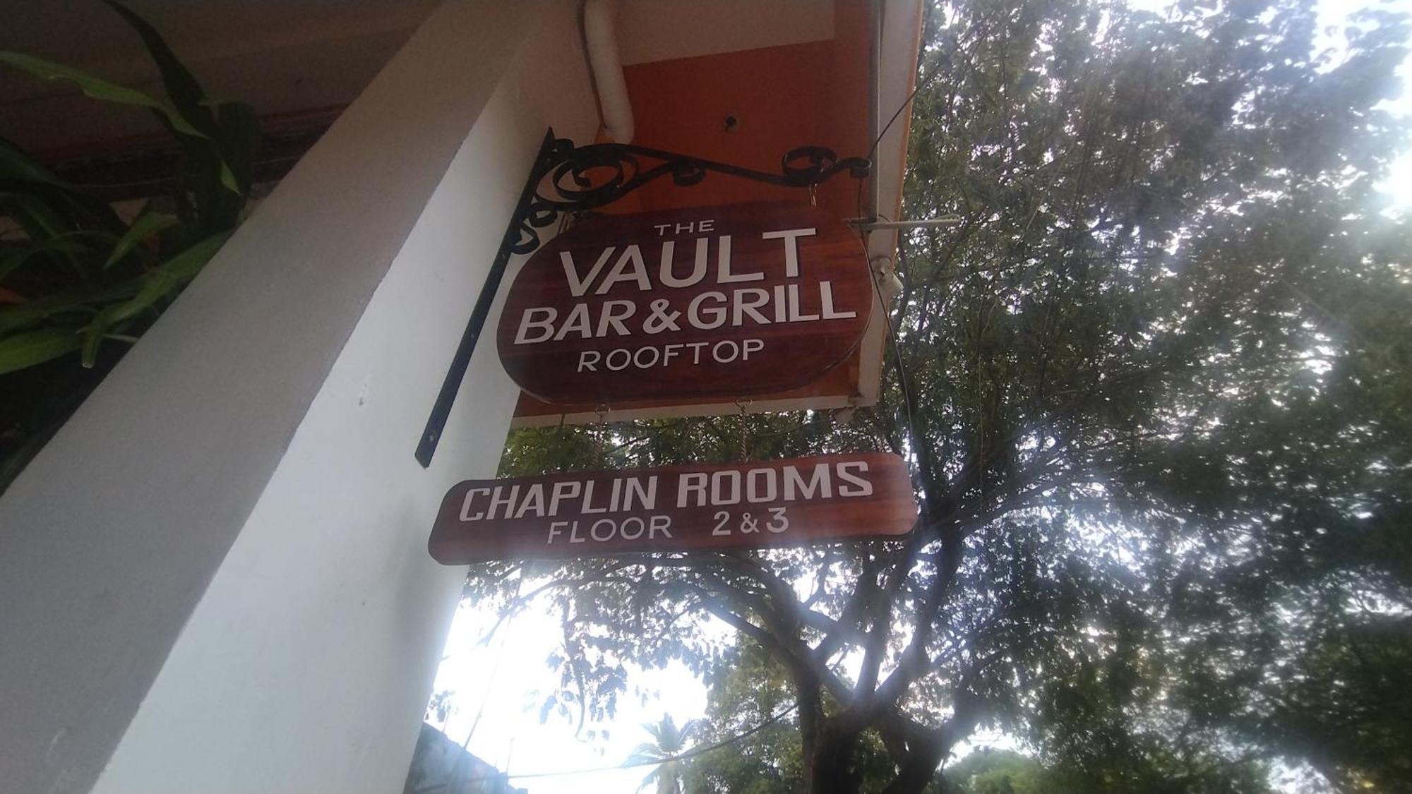Chaplin Hotel Puduccseri Kültér fotó