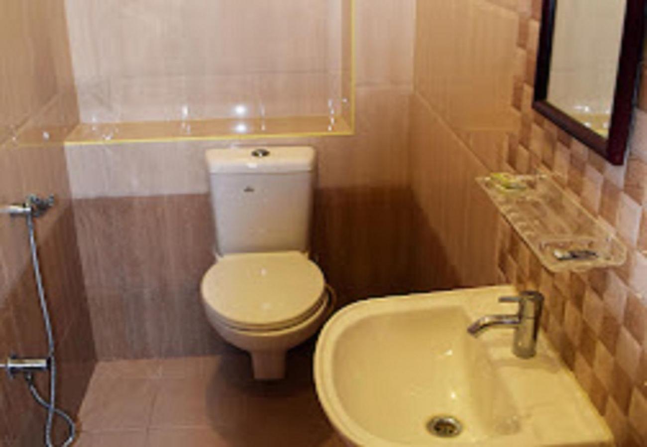 Chaplin Hotel Puduccseri Kültér fotó