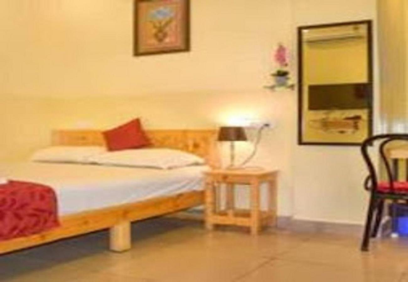 Chaplin Hotel Puduccseri Kültér fotó